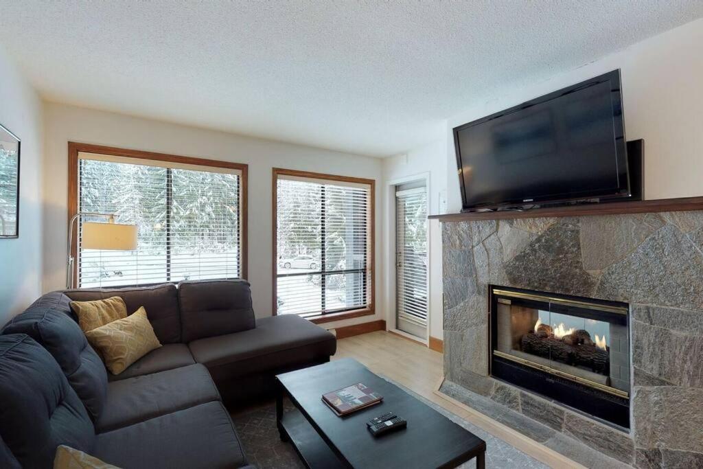 Powderhorn By Whistler Blackcomb Vacation Rentals Extérieur photo