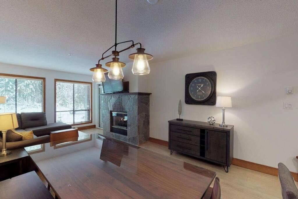 Powderhorn By Whistler Blackcomb Vacation Rentals Extérieur photo