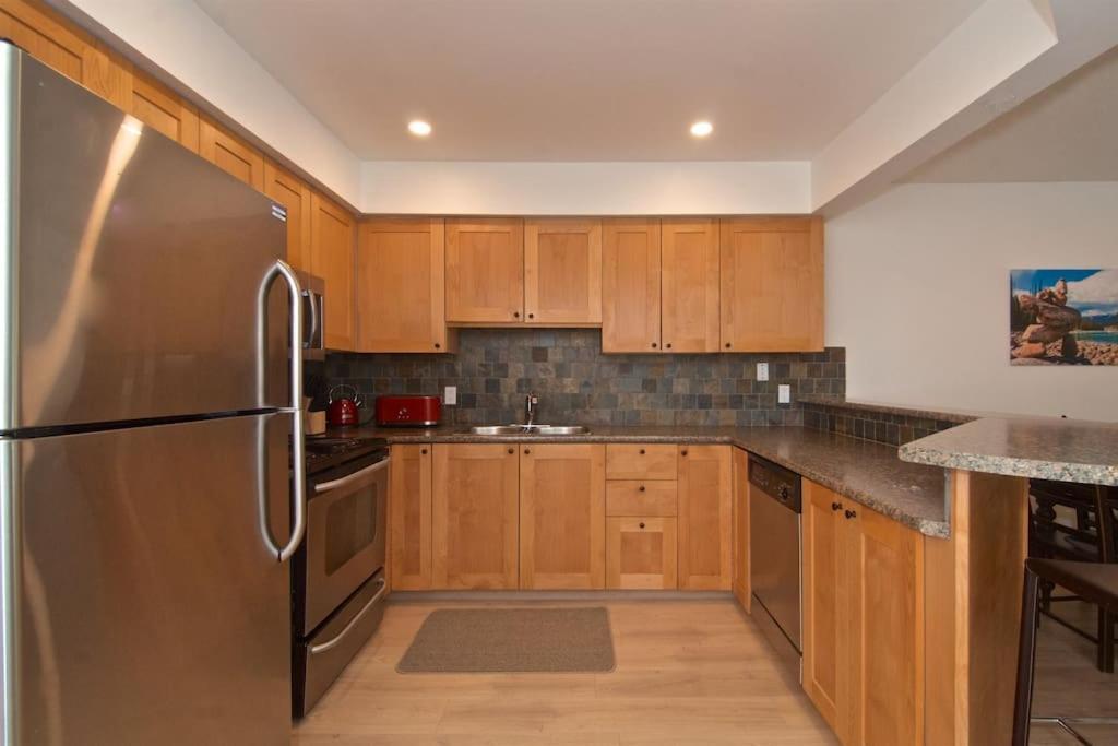 Powderhorn By Whistler Blackcomb Vacation Rentals Extérieur photo